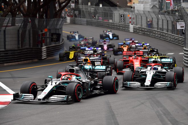 Lewis Hamilton je dobro štartal in zanesljivo zmagal v Monte Carlu.<br />
FOTO: AFP