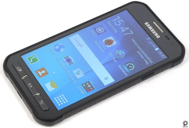 Telefon, lahko je tudi pameten. FOTO: Shutterstock