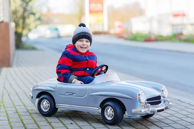 Nedejavnost otrok je težko dojemljiva. FOTO: Shutterstock