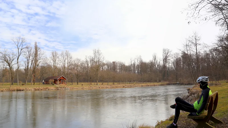 Fotografija: Krenila nisva ravno zgodaj, ob desetih, vendar je bila temperatura dokaj nizka, vreme pa oblačno in nič kaj prijetno. FOTO: Dušan Dundek