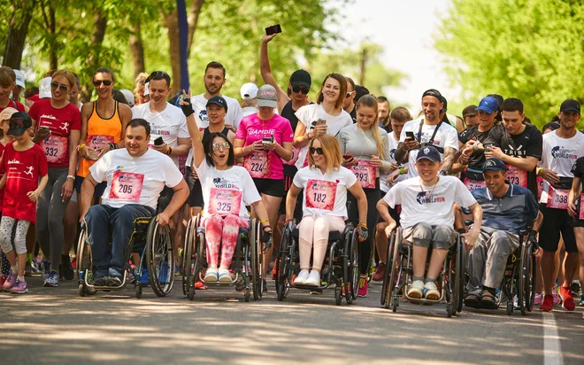 Participants start during the Wings for Life World Run App Run in Kyiv, Ukraine on May 6, 2018 // Roman Rudakov for Wings for Life World Run // AP-1VKBJ2C9H2111 // Usage for editorial use only // Please go to www.redbullcontentpool.com for further information. // 