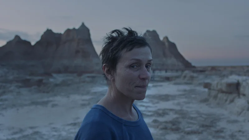 Fotografija: Frances McDormand v filmu NOMADLAND. Foto Courtesy Of Searchlight Pictures