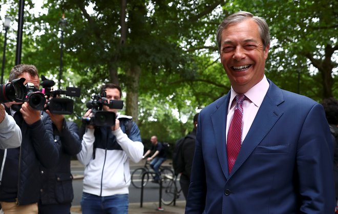 Stranka brexit, ki poziva k odhodu Združenega kraljestva iz EU za vsako ceno, je Britance najbolj prepričala kljub temu, da jo je evroskeptik Nigel Farage ustanovil komaj pred šestimi tedni. FOTO: Hannah Mckay/Reuters