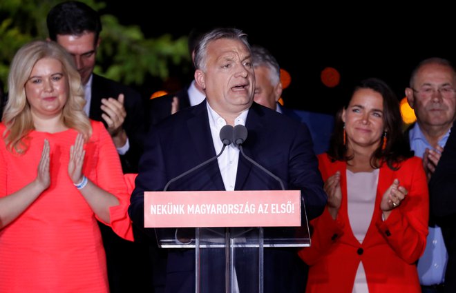 Viktor Orban nagovarja po rezultatih evropskih volitev. FOTO: Bernadett Szabo/Reuters