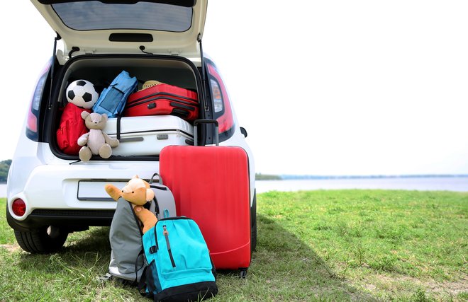 Preden greste na počitnice, premislite, ali res potrebujete vse. FOTO: Shutterstock