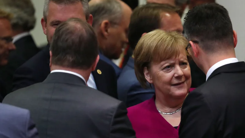 Fotografija: Tako kot pri drugih odločitvah bo nemška kanclerka Angela Merkel imela ključno vlogo tudi pri izbiranju ljudi za vodilne položaje v EU. FOTO: Francisco Seco/AFP