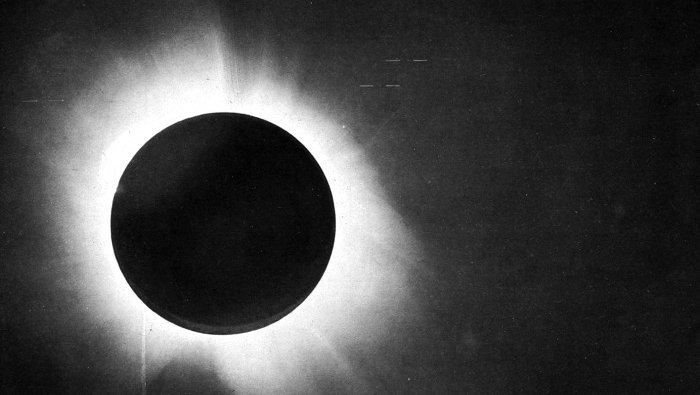 Fotografija: Sončni mrk 29. maja 1919. FOTO: Nasa