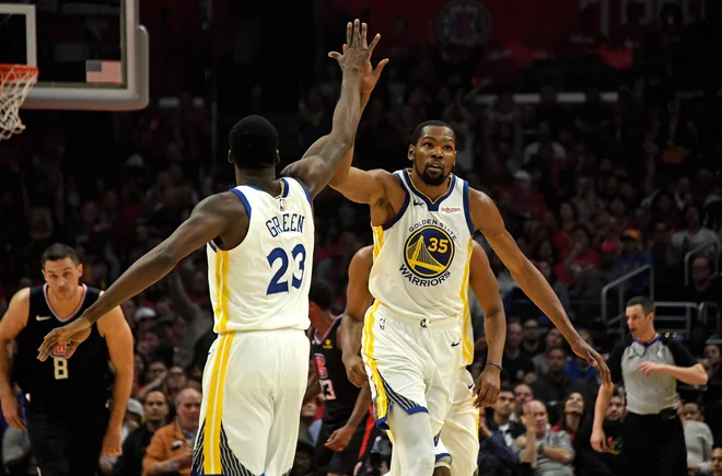 Kevin Durant (35) bo po besedah trenerja Steva Kerra izpustil prvo finalno tekmo, nato pa ... FOTO: USA Today