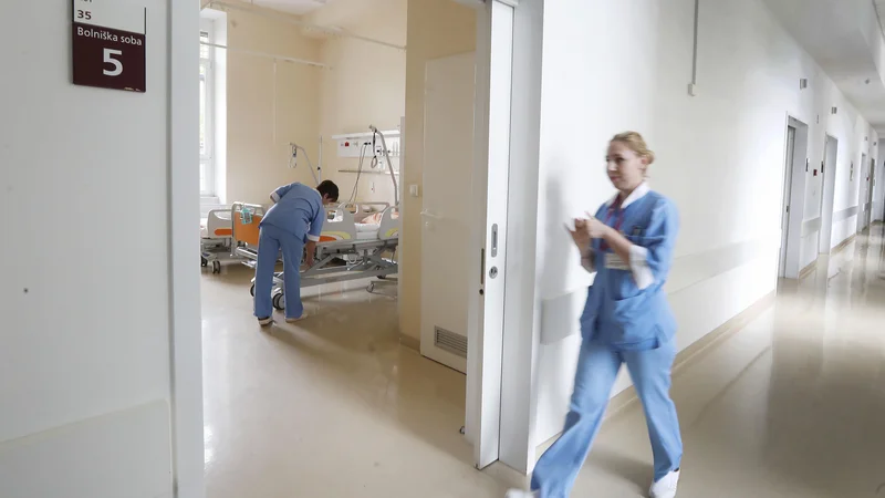 Fotografija: Medicinske sestre. Onkološki inštitut, odelek C1. Ljubljana, 30. maj 2019