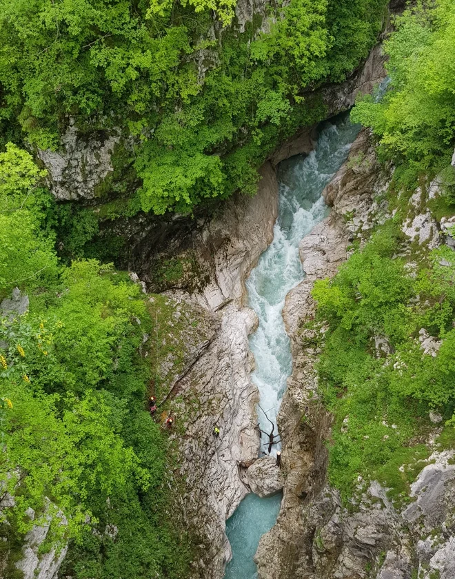 Teren na območju soteske Koritnice je zelo strm in nevaren. FOTO: Pu Nova Gorica