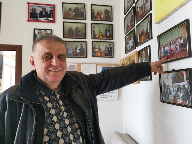 Nexhmedin Spahiu, profesor politike balkanskih držav na Univerzi v Prištini: »Meje so se postavile z vojno. Sprememba mej ponovno zahteva vojno. Foto Milena Zupanič