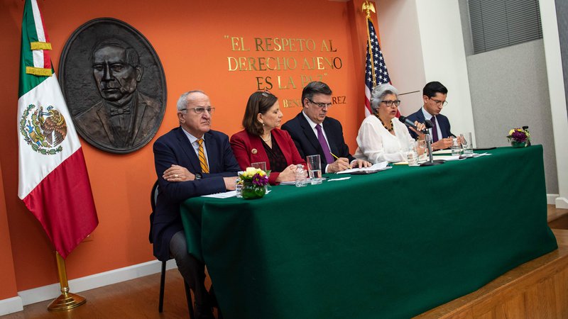 Fotografija: Mehiški zunanji minister Marcelo Ebrard je ob začetku pogovorov v Washingtonu izrazil mnenje, da bodo carine uničujoče za obe strani in ne bodo z ničemer ustavile prihodov priseljencev iz Srednje Amerike. FOTO: Eric Baradat/AFP