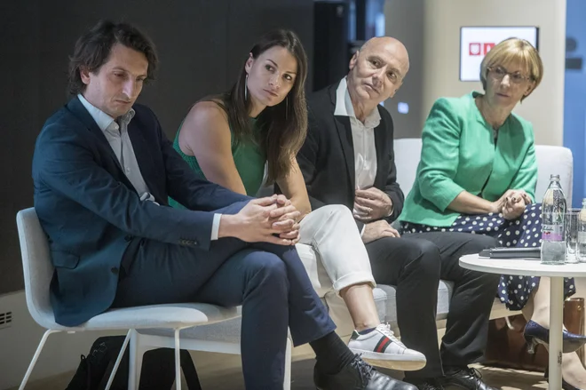 Blaž Koritnik, Sara Isaković, Marko Noč in Metoda Dodič Fikfak. FOTO:  Voranc Vogel/Delo