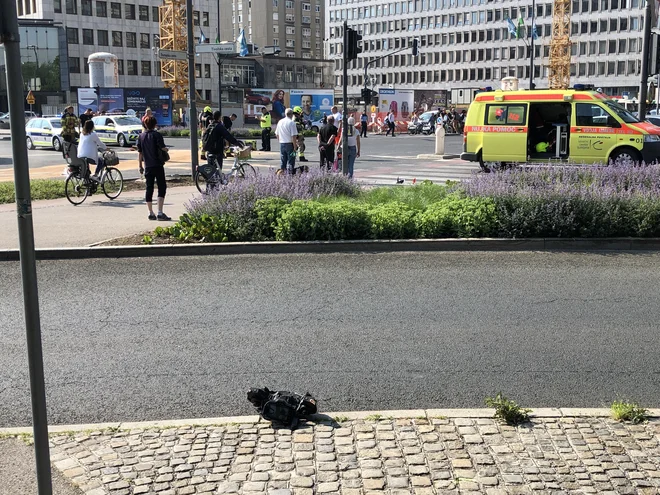 Del motorja – njegova navigacijska naprava – je ležal več metrov stran od kraja nesreče. FOTO: A. V.
