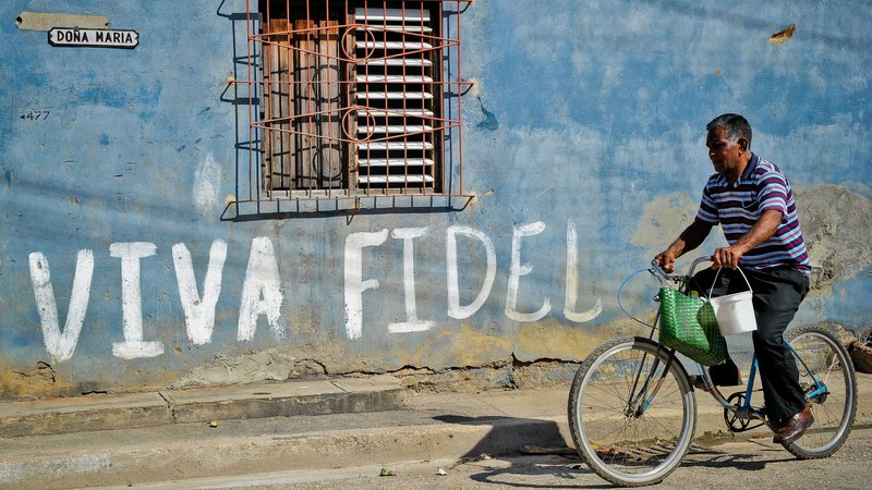 Fotografija: Naj živi Fidel Castro! FOTO: AFP