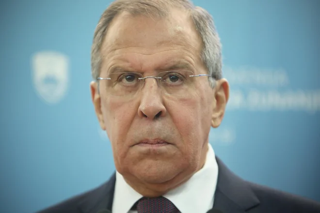 Sergej Lavrov se je vedel bolj medvedje. FOTO: Jure Eržen/Delo