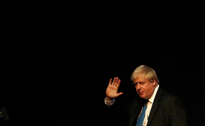 Njen mandat je tako od blizu kot z razdalje videti kot velika, nesrečna napaka. FOTO: Toby Melville/Reuters
