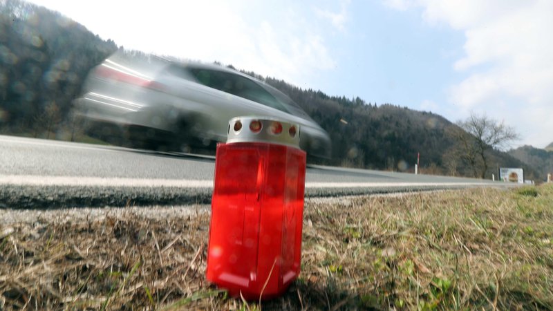 Fotografija: Hitrost ostaja najpogostejši vzrok prometnih nesreč. FOTO: Igor Mali