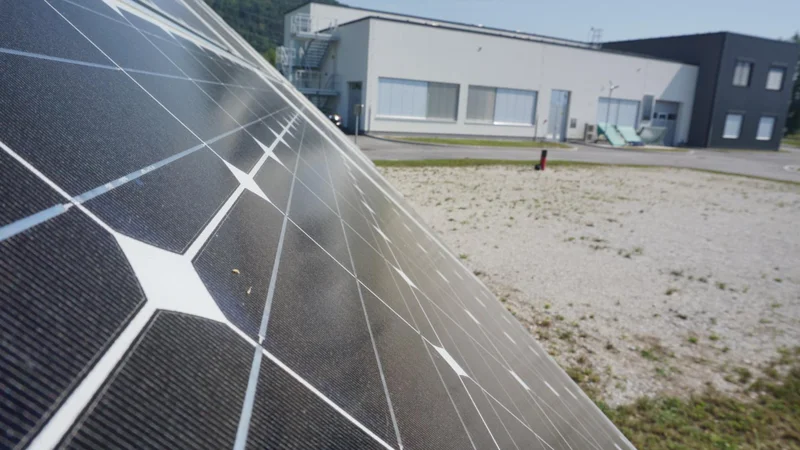 Fotografija: Prizidek Inštituta za energetiko v Krškem. FOTO: Janoš Zore