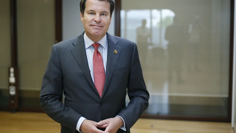 Jurgen Rigterink ocenjuje, da so ovire za višjo gospodarsko rast v Sloveniji predvsem davčne stopnje, visoka stopnja regulacije in administrativnih bremen ter delovna zakonodaja. Foto Blaž Samec