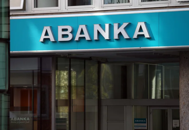 Abanka ne bi smela končati v rokah »vprašljivih skladov«. FOTO: Jože Suhadolnik/Delo