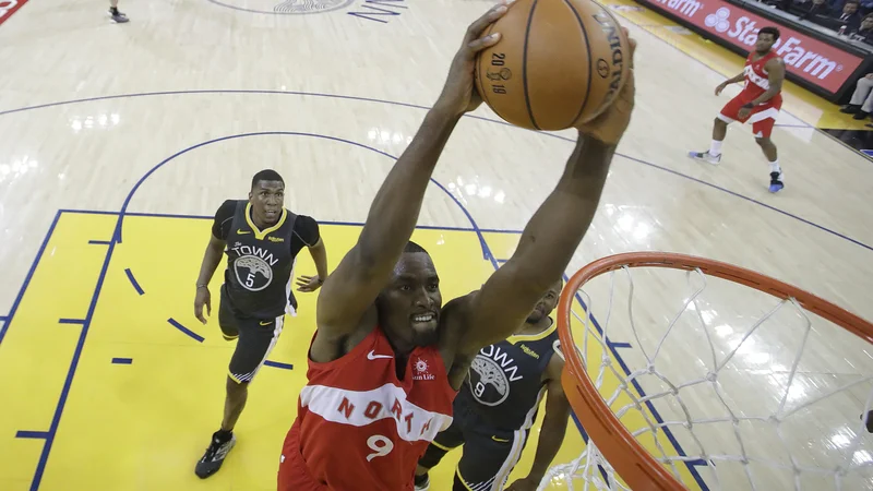 Fotografija: Pomembno vlogo v zmagi kanadske ekipe je imel tudi Serge Ibaka, ki je priigral 20 točk. FOTO: Reuters