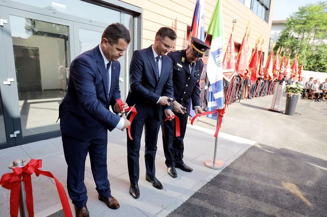 Svečane otvoritve se je udeležil tudi predsednik vlade. FOTO: Daniel Novakovič, Sta