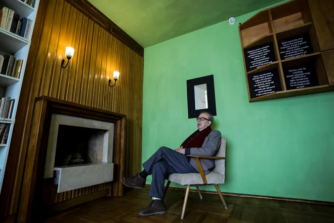 Dom je še vedno pol osebnih predmetov. FOTO: Gent Shkullaku/AFP