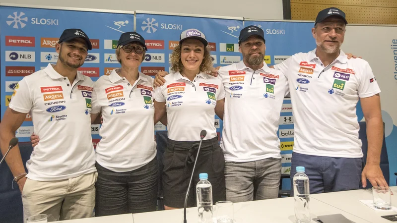 Fotografija: Slovenska smučarska šampionka Ilka Štuhec je naposled razkrila svoj štab, ki ga bo še naprej vodila njena mama Darja Črnko, glavni trener pa bo Švicar Stefan Abplanalp (desno). FOTO: Voranc Vogel/Delo