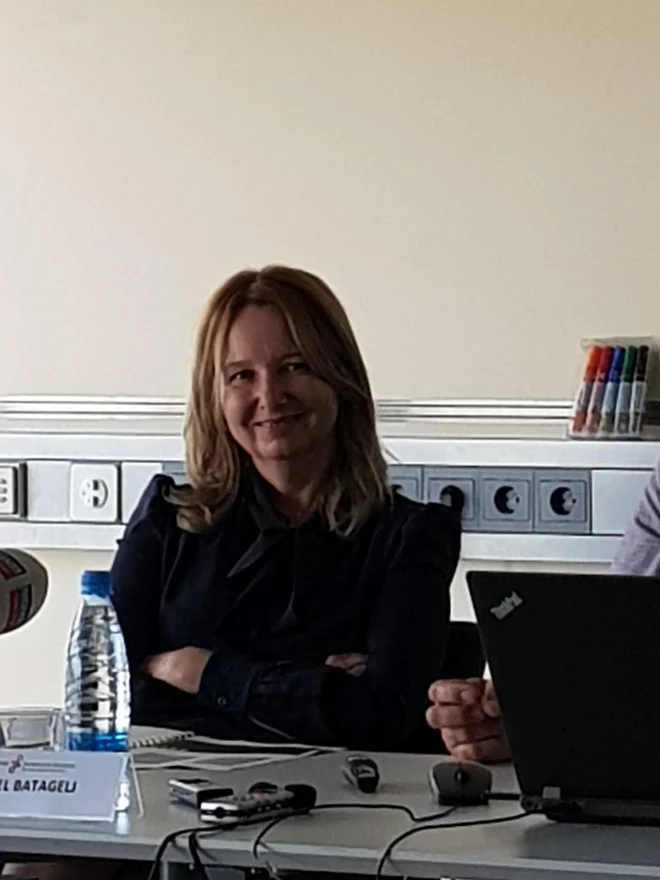 Ker javni zdravstveni sistem ni konstanta, bi moralo biti dostopnih čim več informacij predvsem na vstopni točki v sistem, pravi Maja Krumberger, direktorica Slovenskega zavarovalnega združenja. FOTO: Marjana F. Kristan/Delo