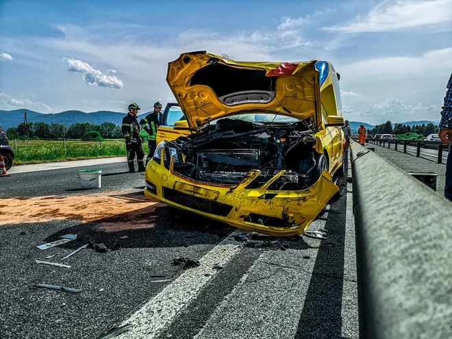 Prometna nesreča pri Vrhniki. FOTO: Gasilska enota Stara Vrhnika