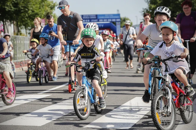 Me tridnevnim kolesarskim praznikom pedala vrti staro in mlado. FOTO: Uroš Hočevar/Delo