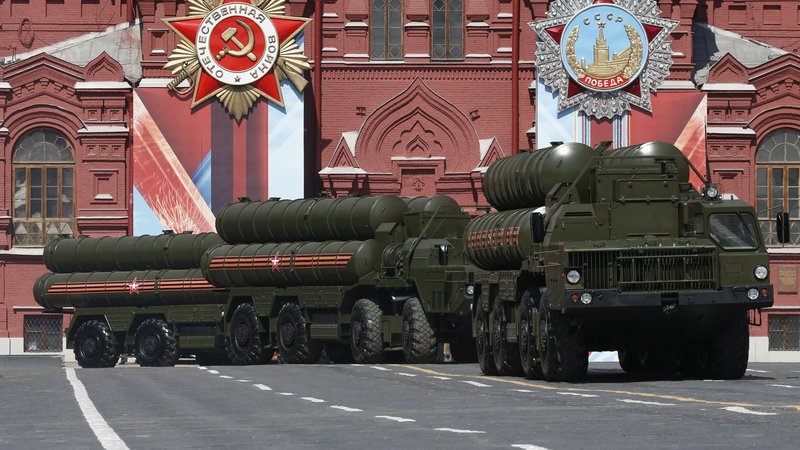 Fotografija: Moskva namerava julija dostaviti Turčiji protiraketni sistem S-400.
FOTO: Reuters