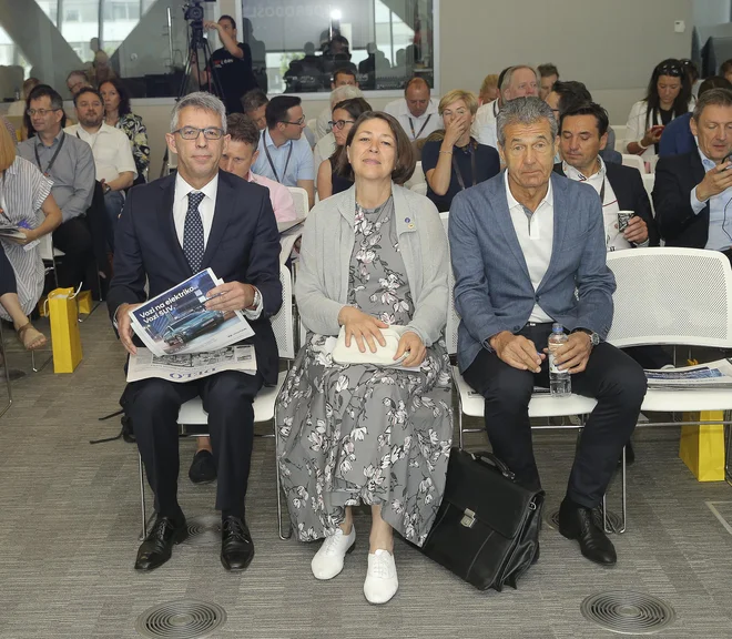 Andrej Kren, Violeta Bulc in Stojan Petrič. FOTO: Jože Suhadolnik/Delo