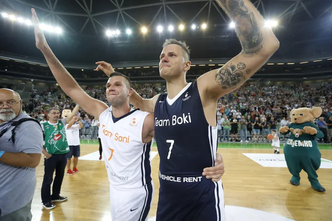 Sani Bečirovič (levo) je avgusta lani skupaj z Boštjanom Nachbarjem sklenil aktivno športno pot. FOTO Leon Vidic/Delo