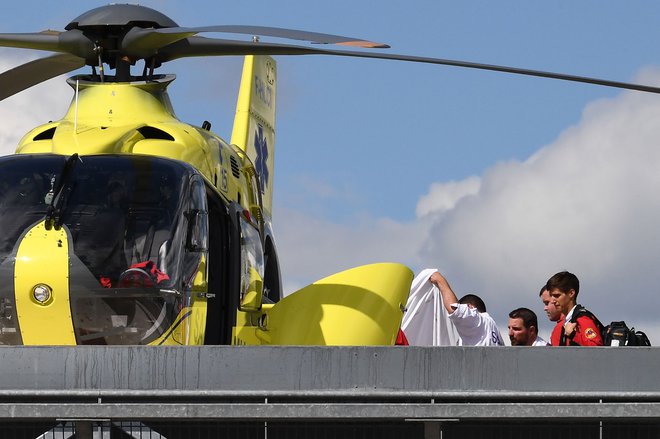 Frooma so operirali v St. Etiennu, kamor so ga s helokopterjem prepeljali iz Roanna. FOTO: Anne-christine Poujoulat/AFP