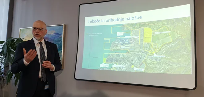 Dimitrij Zadel, predsednik uprave Luke Koper, izbira po sedemnajstih letih brez sprememb nove ponudnike pokojninskih zavarovanj.&nbsp;FOTO: Boris Šuligoj