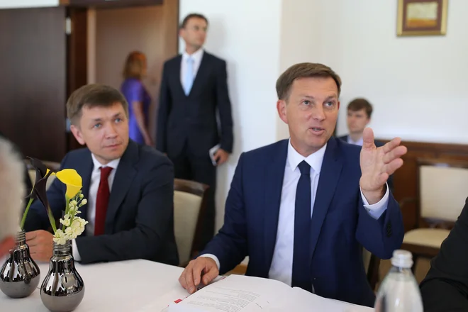 Ministra Konstantin Noskov in Miro Cerar sta meddržavno sodelovanje ocenila kot pozitivno. FOTO: Tomi Lombar/Delo
