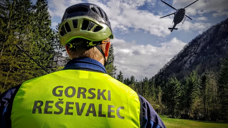 Fotografija: Posredovali so kamniški gorski reševalci, ki so sredi noči prišli do planincev ter ob 0.50 do preminulega planinca. FOTO: GRS Kamnik