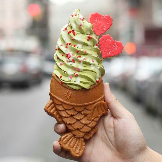 Sladoled v vaflju, ki je v obliki ribice. Ocena: –3. FOTO: Instagram