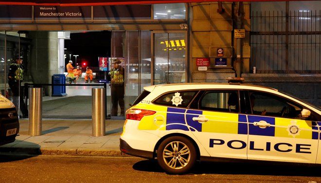 V prejšnjem letu so na merseysidski policiji zaznali enega največjih porastov napadov z nožem v zadnjih letih. FOTO: Reuters