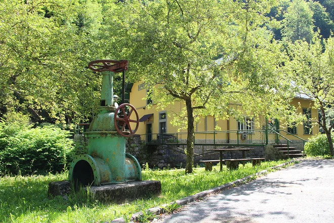 Mimo Munjare pelje pot do izvira na nadmorski višini 345 metrov.