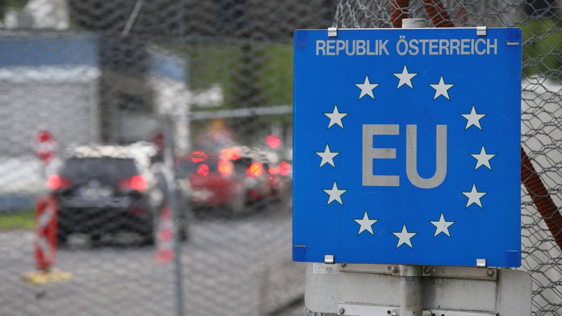 Fotografija: Avstrija je na Evropskem sodišču v Luksemburgu dosegla, da Nemčija ne bo smela uvesti načrtovanih cestnin za avtoceste. FOTO: Tadej Regent/Delo