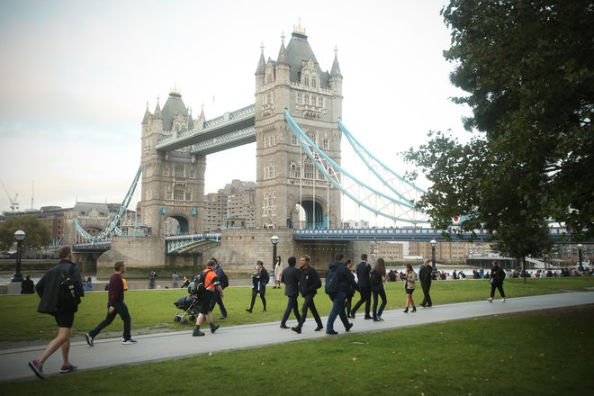 Lani je britansko prestolnico obiskalo skoraj 20 milijonov ljudi z vsega sveta. Na fotografiji: Tower Bridge. FOTO: Jure Eržen