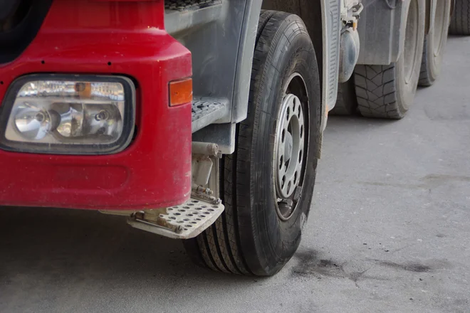 Furs je v prvih petih mesecih 2019 pri 1575 kontroliranih voznikih tovornjakov in avtobusov ugotovil kršitve v 1042 primerih. FOTO: PU Kranj