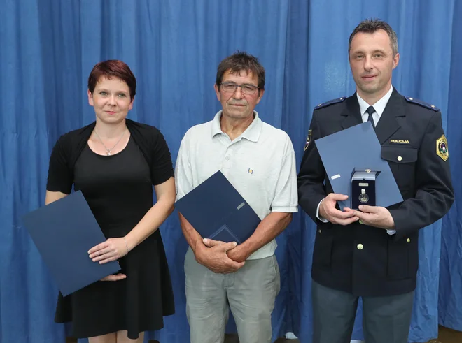 Sedem posameznikov si je medaljo prislužilo z lovom za storilci kaznivih dejanj. FOTO: Dejan Javornik