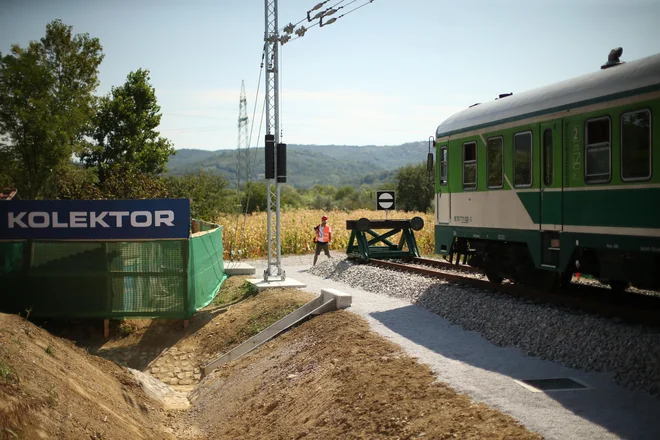 Devet mesecev časa je za pripravo projektov za izvedbo gradnje drugega tira. FOTO: Jure Eržen/Delo