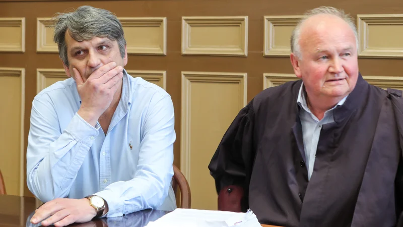 Fotografija: Zoranu Miloševiču in njegovemu zagovorniku Milanu Krstiću ni uspelo prepričati sodišča. FOTO: Marko Feist