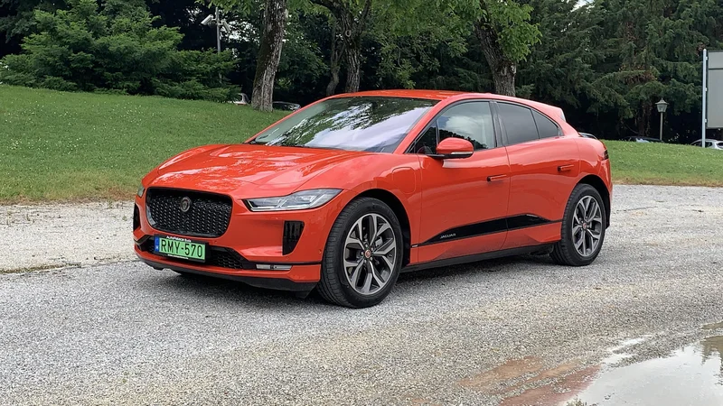 Fotografija: Jaguari I-pace krepi električno ponudbo za premožne kupce. Foto Blaž Kondža
