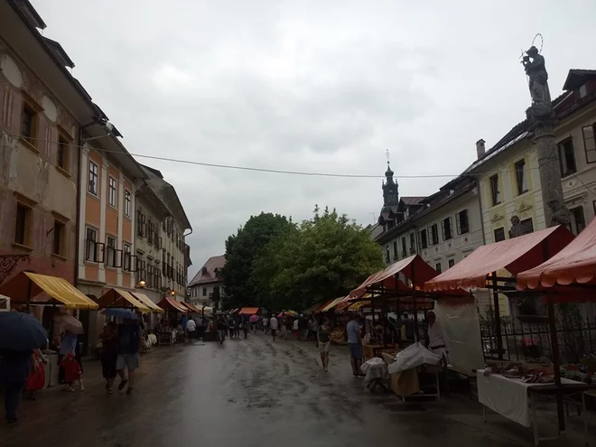 Vreme jo je že dopoldan zagodlo organiratorjem tradicionalnega škofjeloškega praznika kulturne dediščine Historial. FOTO: Vojko Urbančič/Delo